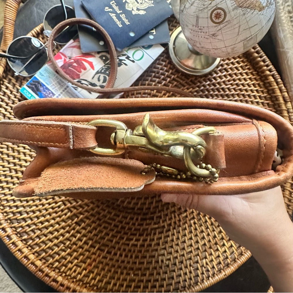 COACH British Tan Leather 1980’s Penny Pocket Crossbody Clutch Purse Vintage - Picture 12 of 14
